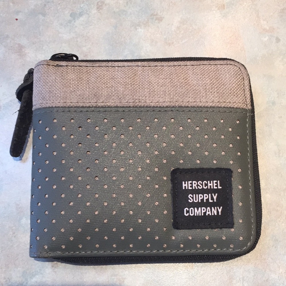 Herschel supply company zipped wallet